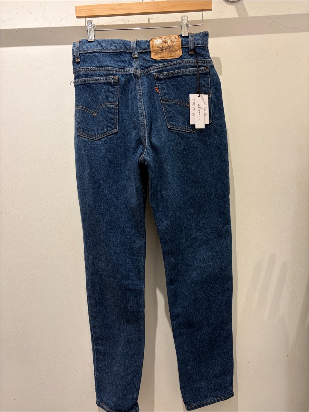 Aligrace Women's Vintage Levi’s High-Rise Slim Custom Med Dark Blue Jean Size 26 - Picture 2 of 2